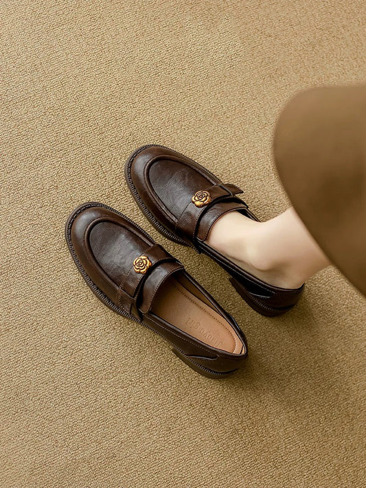Soft lambskin camellia handmade soft-soled loafers for women, 2025 new autumn and winter mid-heel single shoes, retro leather shoes