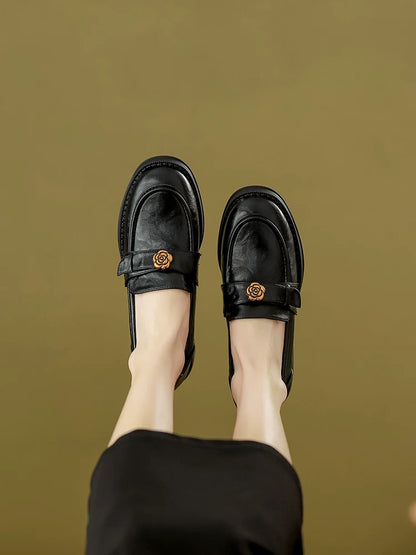 Soft lambskin camellia handmade soft-soled loafers for women, 2025 new autumn and winter mid-heel single shoes, retro leather shoes