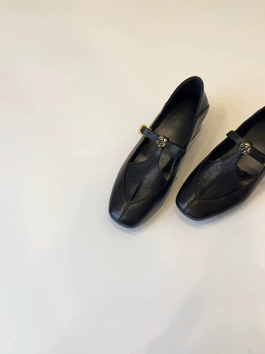 Lambskin version ~ French retro hollowed-out single buckle camellia single shoes for women, versatile genuine leather chunky heel Mary Jane shoes
