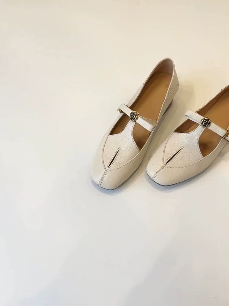 Lambskin version ~ French retro hollowed-out single buckle camellia single shoes for women, versatile genuine leather chunky heel Mary Jane shoes